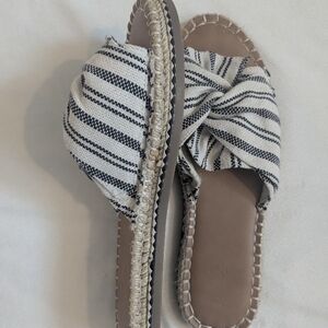 Universal Thread Striped Knot Espadrille Slides - Black & White